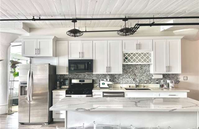200 N San Fernando Road photos photos