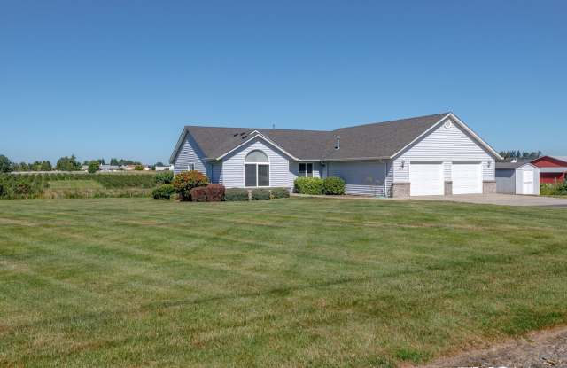 Ranch style 3 Bedroom Home In Country Setting With A/C And Paid Lawncare!!! - 28010 Northeast 10th Avenue, Clark County, WA 98642