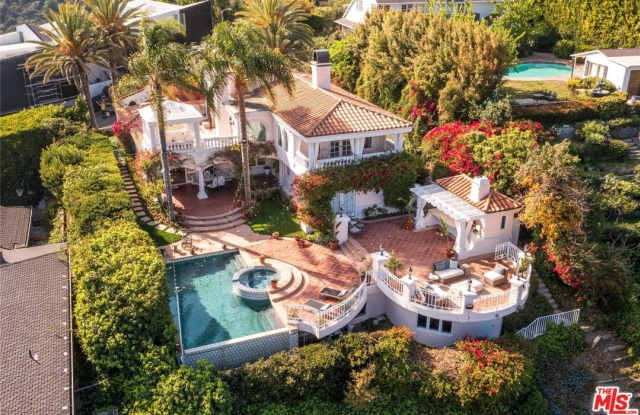 1100 STRADELLA Rd photos photos