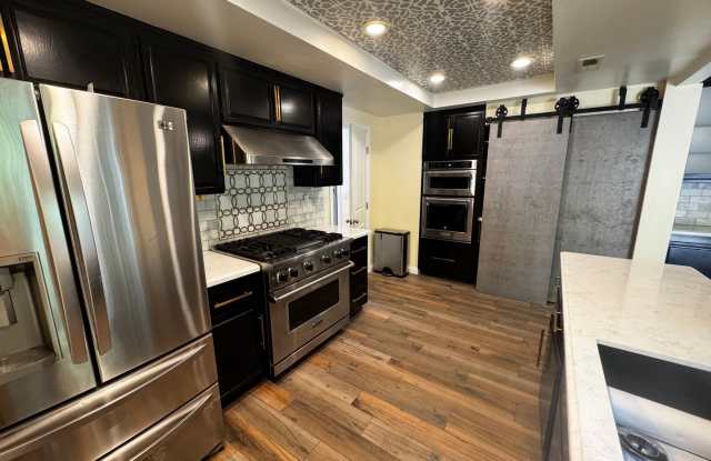 Spacious, remodeled home in prime Westlake neighborhood Gallery 4