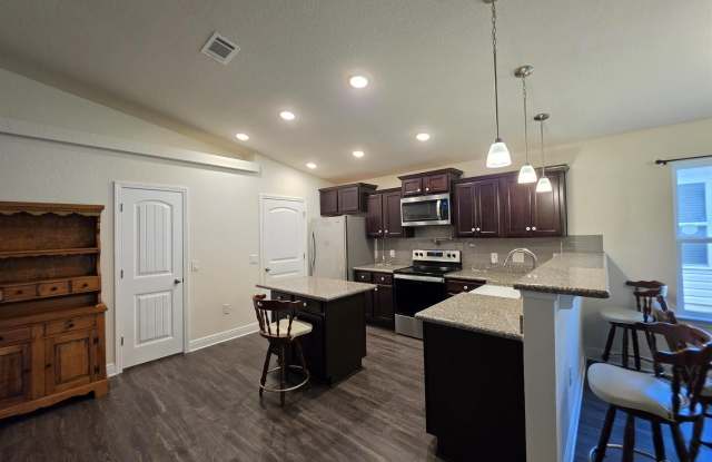 5165 Peach Dr Gallery 4