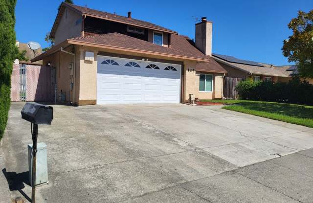 **Move in Special!- $500 off first month's rent**- Charming 2-Story- Gallery 3