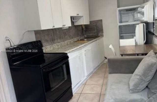 13121 SW 56th Ter - 13121 Southwest 56th Terrace, Kendale Lakes, FL 33183