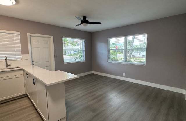 4601 Poinciana Street - 1 photos photos