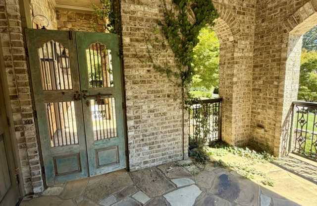 3 BED / 3 BATH BEAUTIFUL HOME IN LONGSTREET HILLS! Gallery 3