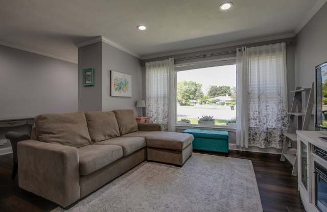 523 Hawley Court Gallery 3
