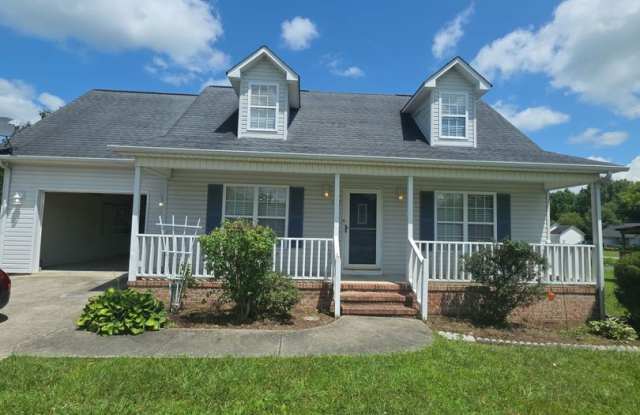 Spacious 4-Bedroom Pet-Friendly Home with Garage and Hardwood Floors photos photos