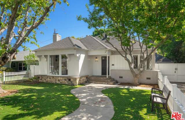 4712 Burnet Ave - 4712 Burnet Avenue, Los Angeles, CA 91403