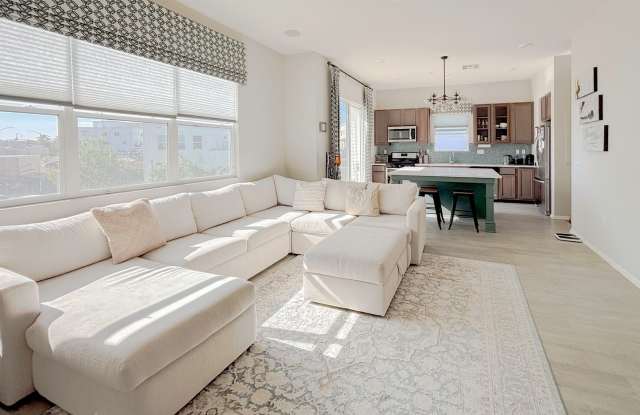 EXQUISITE 2 BEDROOM TOWNHOME IN THE HEART OF OTAY RANCH FOR RENT! Gallery 4
