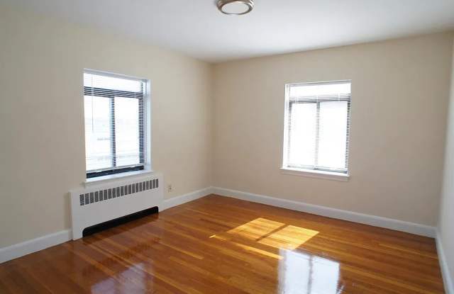 425 Newport Ave Apt 1 Gallery 4