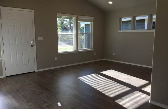 1281 W Rail Way Gallery 3