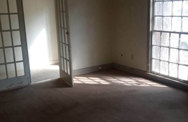 136 Shadowlawn Drive - 1 Gallery 4