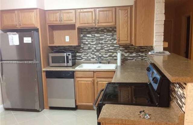4720 SW 25th Ter photos photos