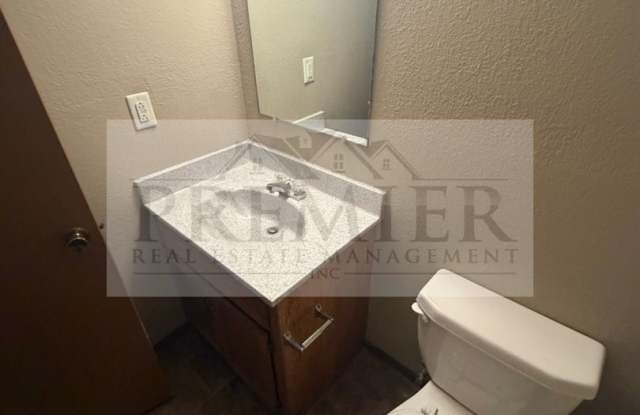3 bd/1.5 ba townhome - 3556 NE Independence Ave, Lee's Summit, MO 64064 // Rent $1425 (end unit) Gallery 4