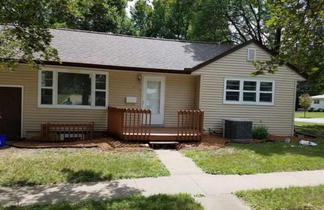 4-Bedroom Home with Finished Basement, Built-In Bar & Large Deck Gallery 1
