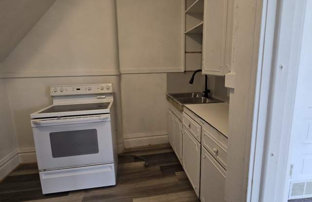 113 W Division St. #2 Gallery 3