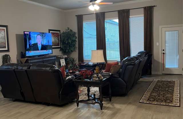 207 Michael Drive Gallery 4