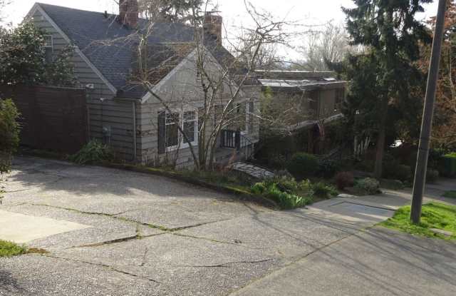 1540 32nd Ave S - 1540 32nd Avenue South, Seattle, WA 98144
