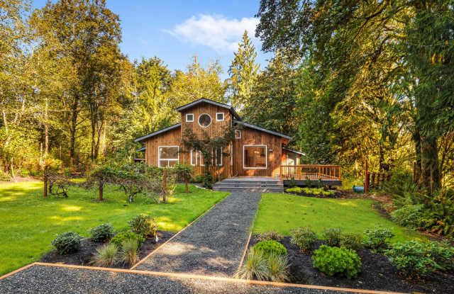 Rare Secluded 3 Bedroom Retreat with Land and Timeless Character Gallery 4