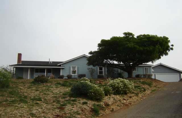 1643 Mesa Verde Drive - 1643 Mesa Verde Drive, Vista, CA 92084