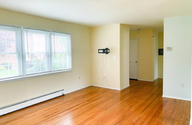 364 Westwood Avenue unit: 29 photos photos