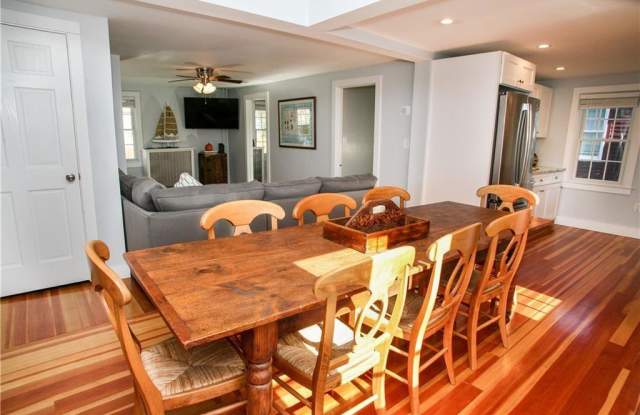 7 Milburn Court - 7 Millburn Court, Newport, RI 02840