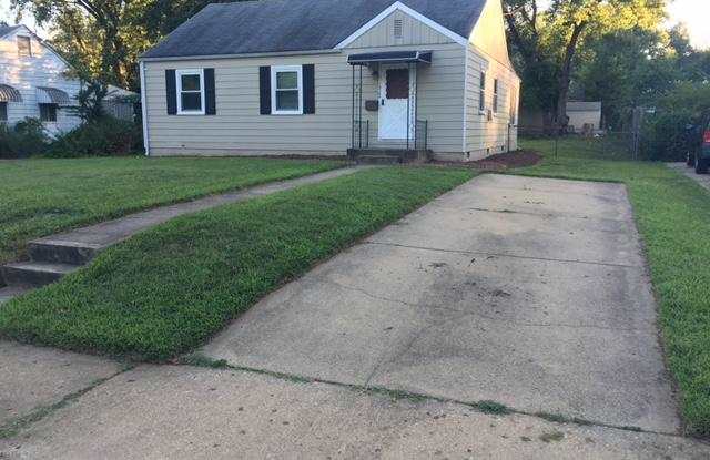 1922 PIMMIT DRIVE - 1922 Pimmit Dr, Pimmit Hills, VA 22043
