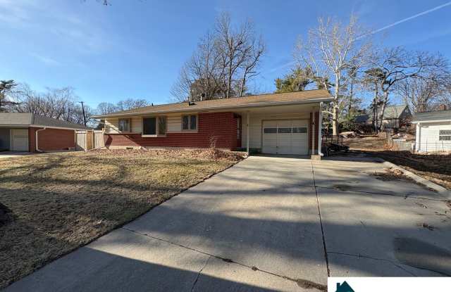 Large 3 bedroom, 2 Bath home available now! photos photos