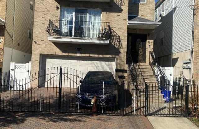 197 Badger Ave - 197 Badger Avenue, Newark, NJ 07108