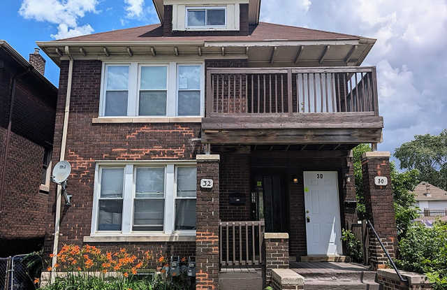 30 West Henry St - Upper Gallery 1