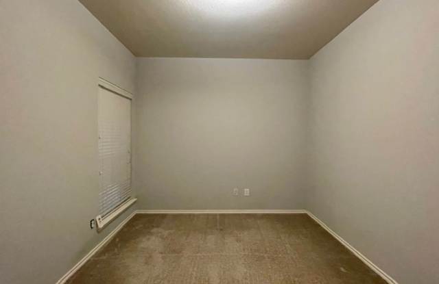 3030 Cross Timbers Gallery 4
