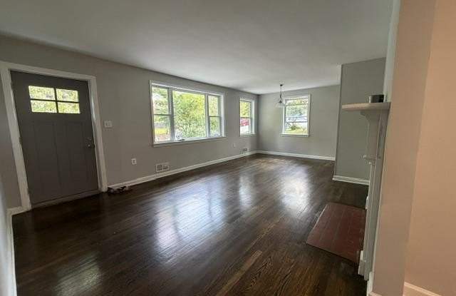 128 WHITMOOR Terrace Gallery 3