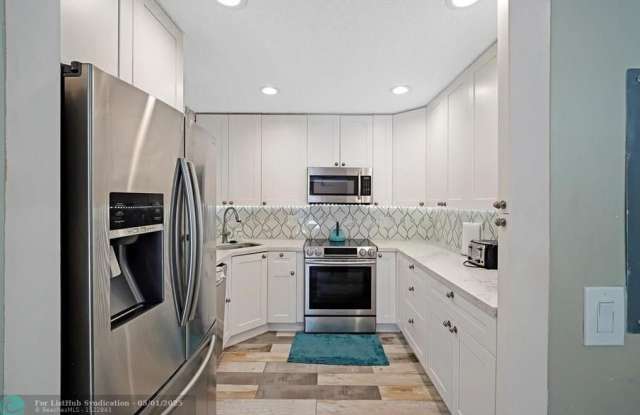 4655 NW 22nd St photos photos