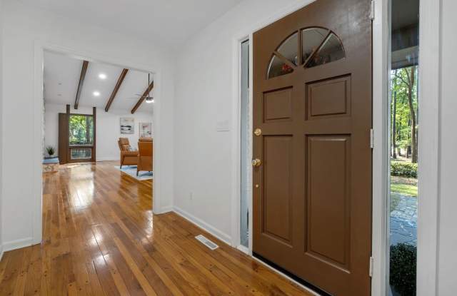 7916 Skipper Lane Gallery 2