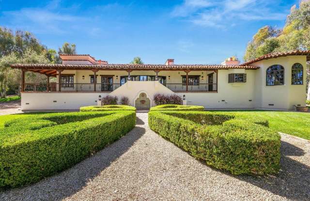 5443 Calzada Del Bosque photos photos