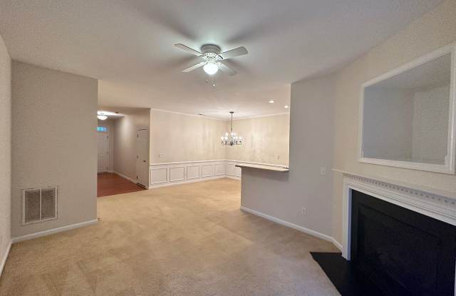 604 Carlton Commons Ln Gallery 4