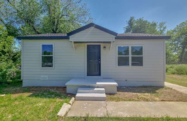 Newly Remodeled FOUR bedroom home in Spencer! FOR RENT! Gallery 1