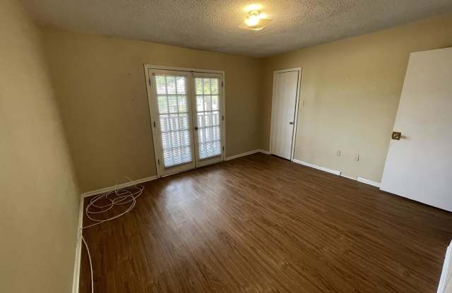 1643 Cedar Lake Drive - D Gallery 4