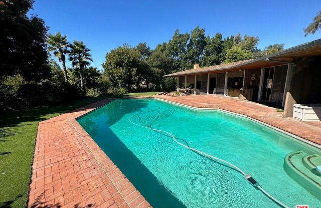 590 North Tigertail Road photos photos