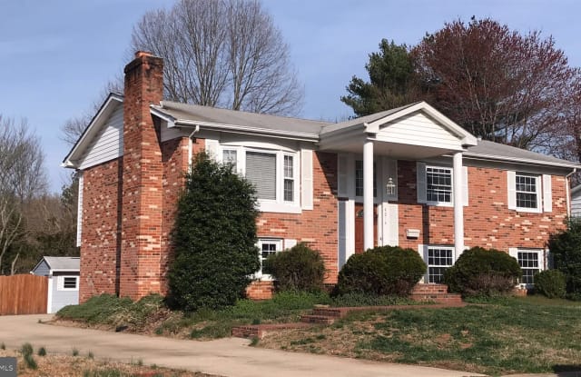 4214 EVERGREEN DRIVE - 4214 Evergreen Drive, Dale City, VA 22193