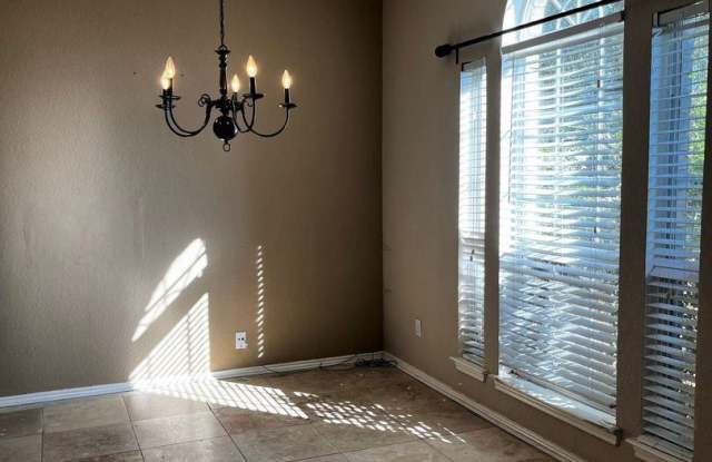 22339 Navasota Circle Gallery 4