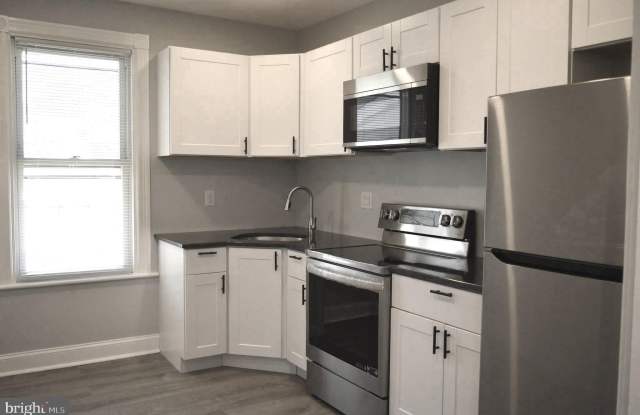118 E MAPLE Avenue photos photos