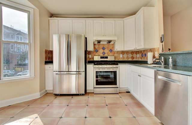 479 BUFFALO CT - 479 Buffalo Ct, West New York, NJ 07093