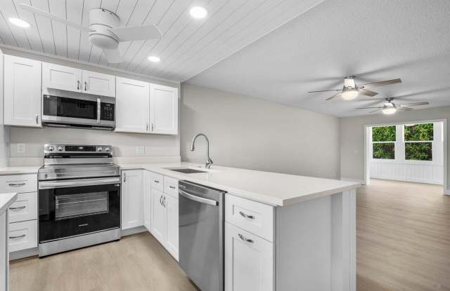 2601 NE 3rd Court photos photos