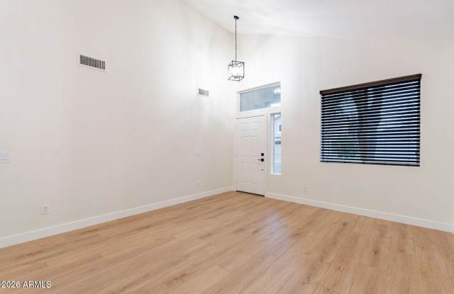 701 W GIBSON Avenue Gallery 4