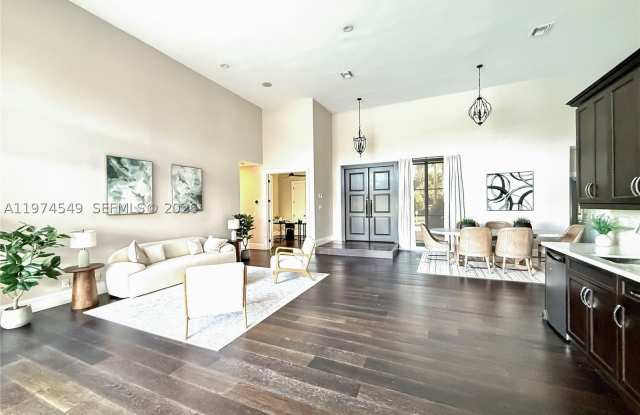 400 Alexandra Cir Gallery 4