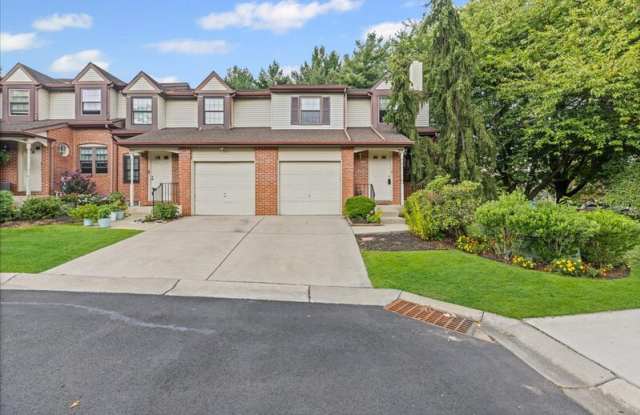 100 Greensward Lane photos photos