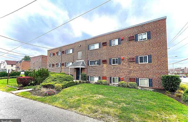 4401 SHEFFIELD AVENUE photos photos