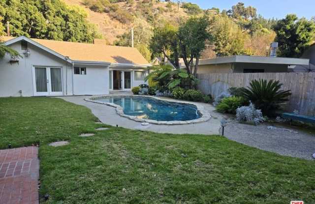 1481 Benedict Canyon Dr photos photos
