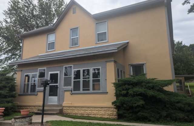 814 S 4th St photos photos